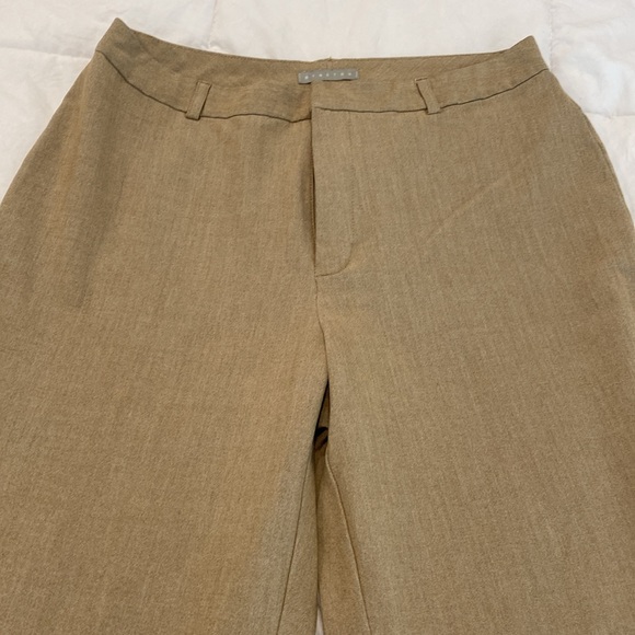 Tan pants - Picture 2 of 4